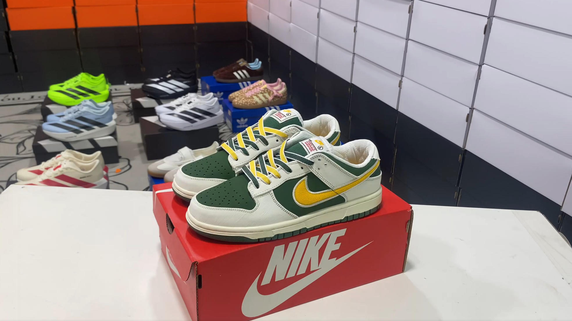 sneaker